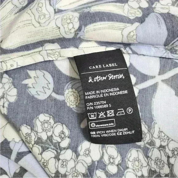 & Other Stories Women Printed Mini Dress EUR40
Blue Floral Short Sleeve worn 1x - Picture 6 of 7